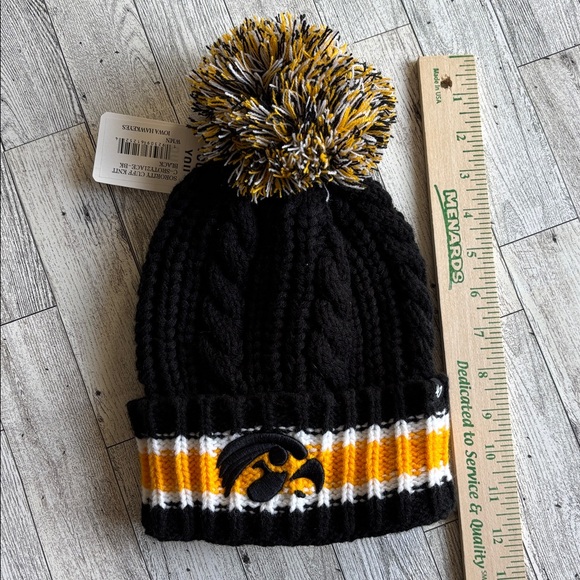 Iowa Hawkeyes Hat Black & Gold Pom Winter Cable‎ Knit Thick Beanie NCAA NEW GIFT - Picture 5 of 5